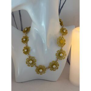 Yellow Flower Necklace with Faux Pearl Detail NWOT